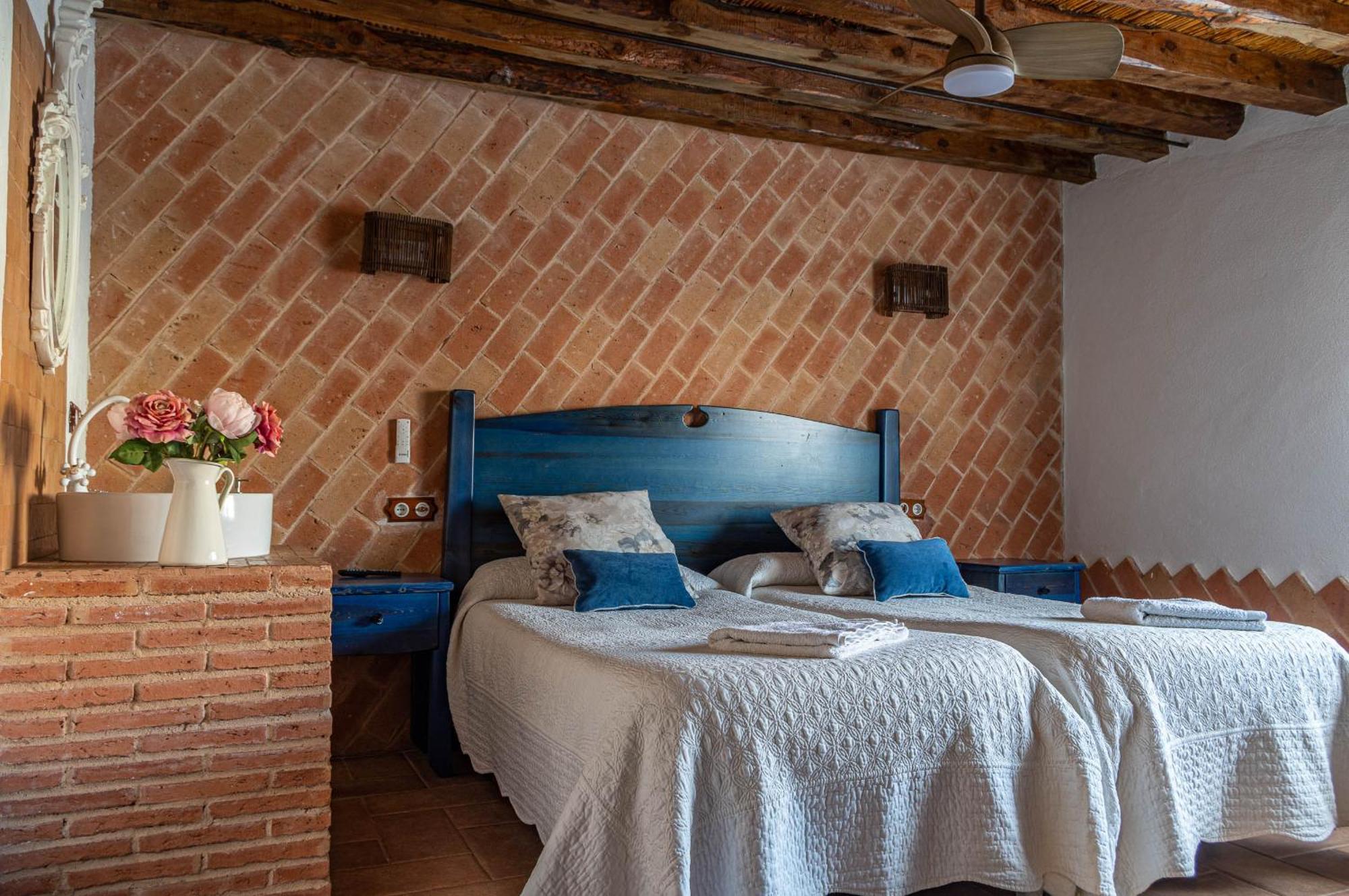 Casa Rural Finca Los Olivos Эль-Пикасо Экстерьер фото